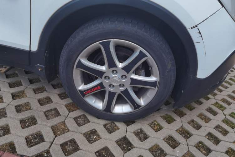 Used Buick Encore 2014 1.4T Automatic Two-Wheel Drive Urban Elite Model Right Front Wheel Hub
