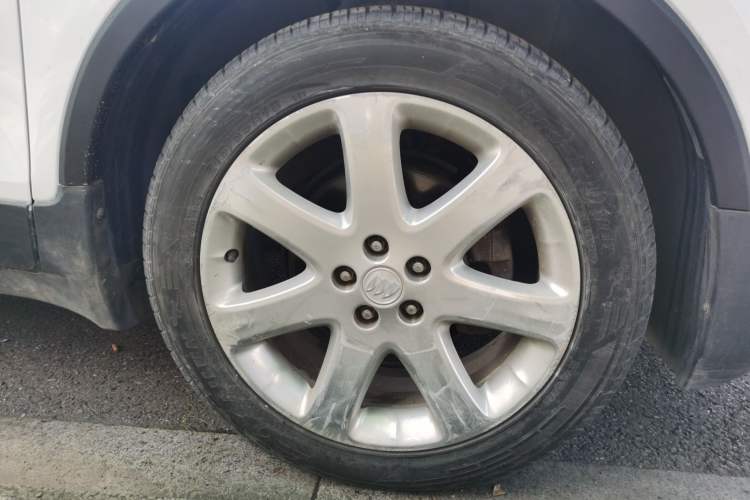 Used Buick Encore 2014 1.4T Automatic Two-Wheel Drive Urban Leading Model Right Front Wheel Hub