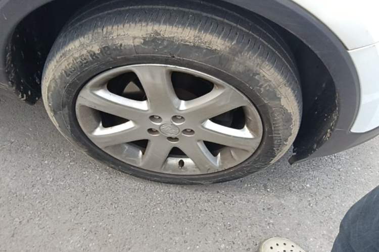 Used Buick Encore 2014 1.4T Automatic Two-Wheel Drive Urban Elite Model Right Front Wheel Hub