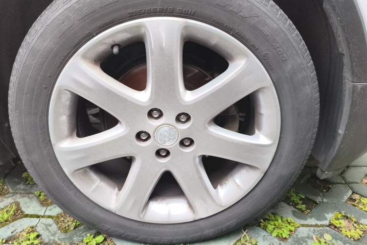 Used Buick Encore 2014 1.4T Automatic Two-Wheel Drive Urban Leading Model Right Front Wheel Hub