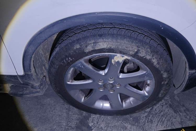 Used Buick Encore 2014 1.4T Automatic Two-Wheel Drive Urban Elite Model Right Front Wheel Hub