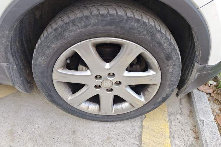 Used Buick Encore 2014 1.4T Automatic Two-Wheel Drive Urban Elite Model Right Front Wheel Hub
