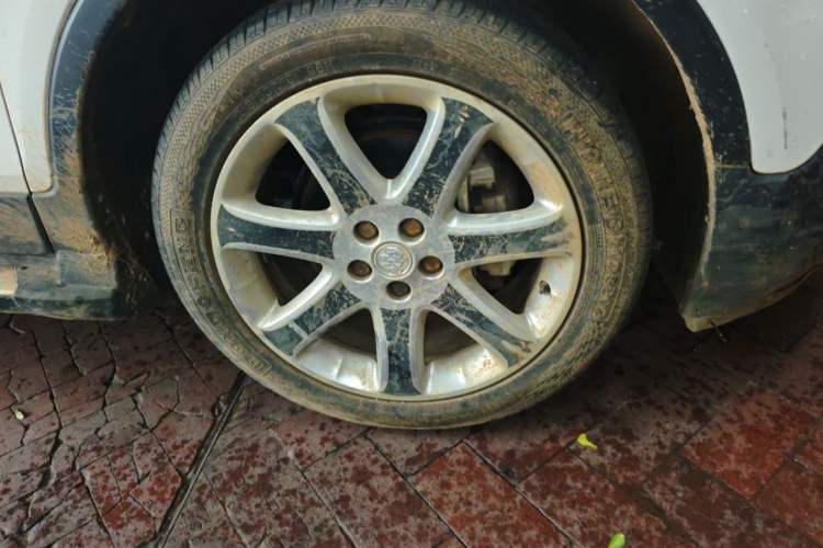 Used Buick Encore 2014 1.4T Automatic Two-Wheel Drive Urban Elite Model Right Front Wheel Hub