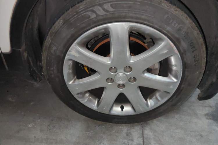 Used Buick Encore 2014 1.4T Automatic Two-Wheel Drive Urban Elite Model Right Front Wheel Hub