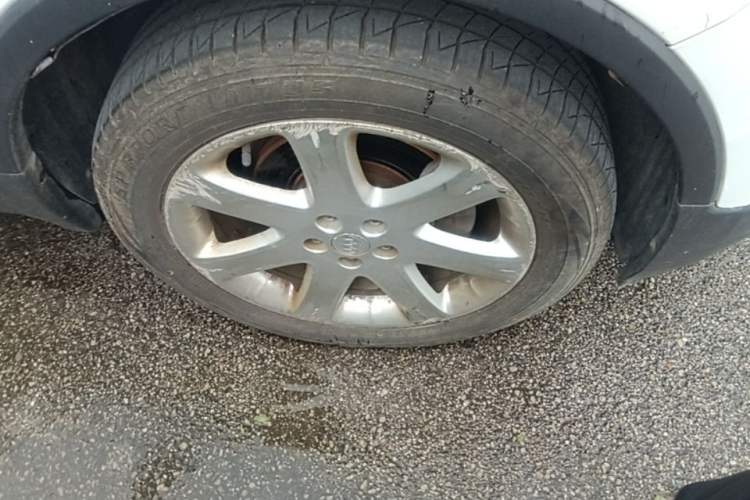 Used Buick Encore 2014 1.4T Automatic Two-Wheel Drive Urban Elite Model Right Front Wheel Hub