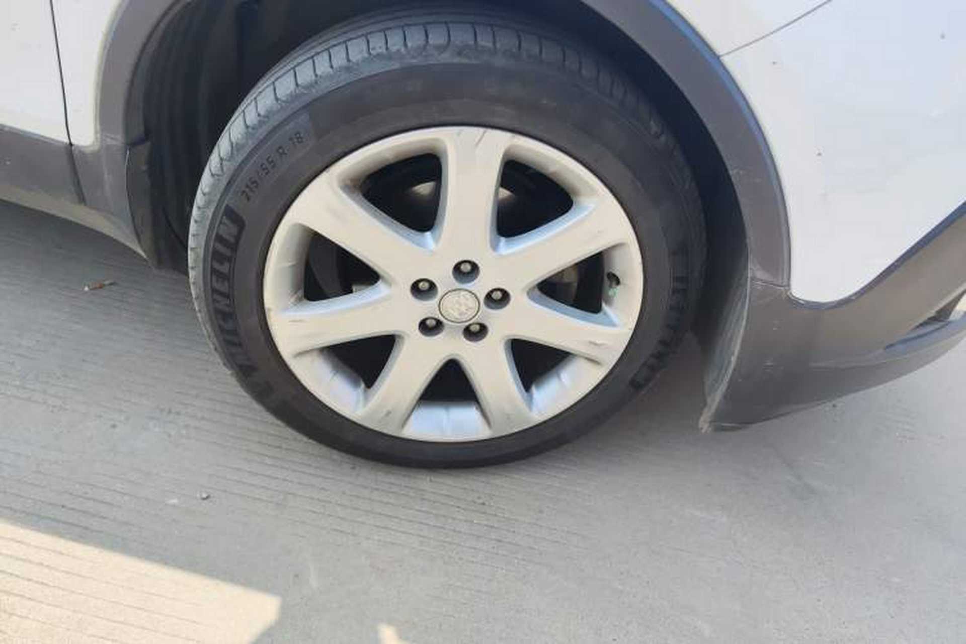 Used Buick Encore 2014 1.4T Automatic Two-Wheel Drive Urban Elite Model Right Front Wheel Hub