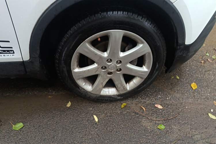 Used Buick Encore 2014 1.4T Manual Two-Wheel Drive Urban Sport Model Right Front Wheel Hub