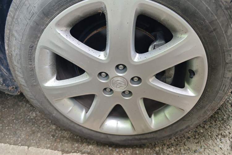 Used Buick Encore 2014 1.4T Automatic Two-Wheel Drive Urban Elite Model Right Front Wheel Hub
