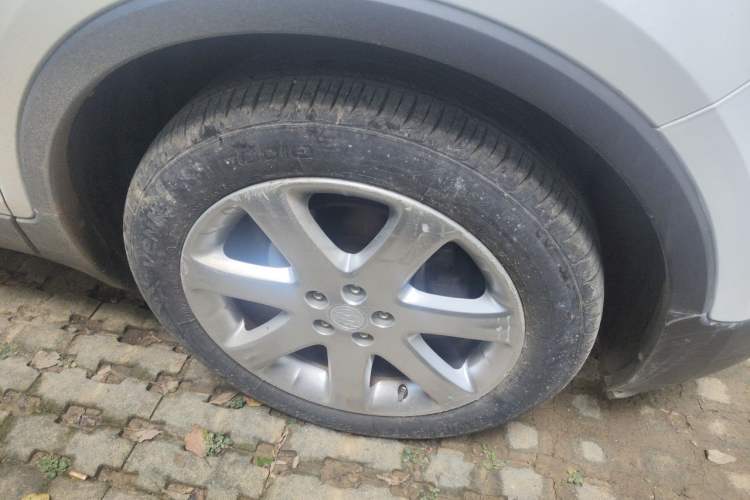 Used Buick Encore 2014 1.4T Automatic Two-Wheel Drive Urban Elite Model Right Front Wheel Hub