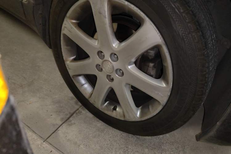 Used Buick Encore 2014 1.4T Automatic Two-Wheel Drive Urban Elite Model Right Front Wheel Hub