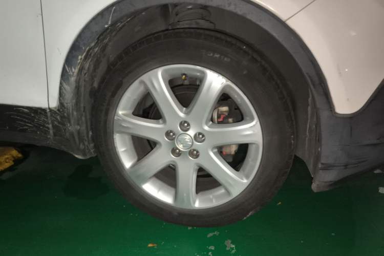 Used Buick Encore 2014 1.4T Automatic Two-Wheel Drive Urban Elite Model Right Front Wheel Hub
