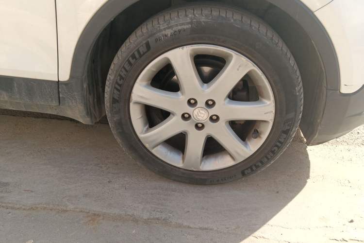 Used Buick Encore 2014 1.4T Automatic Two-Wheel Drive Urban Elite Model Right Front Wheel Hub