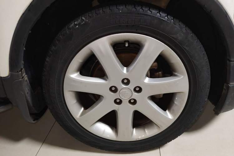 Used Buick Encore 2014 1.4T Automatic Two-Wheel Drive Urban Elite Model Right Front Wheel Hub