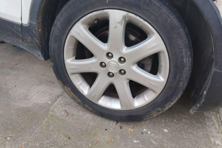 Used Buick Encore 2014 1.4T Automatic Two-Wheel Drive Urban Elite Model Right Front Wheel Hub