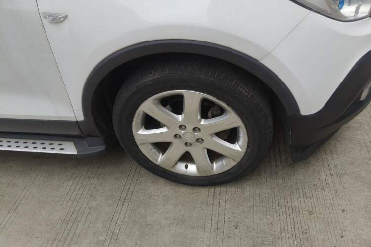 Used Buick Encore 2014 1.4T Automatic Two-Wheel Drive Urban Elite Model Right Front Wheel Hub