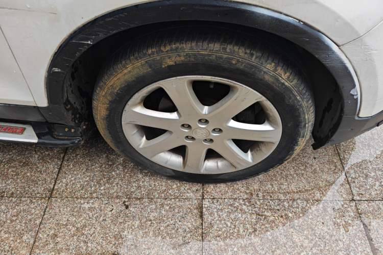 Used Buick Encore 2014 1.4T Manual Two-Wheel Drive Urban Advanced Model Right Front Wheel Hub