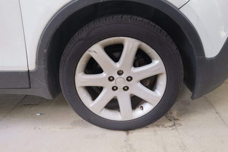 Used Buick Encore 2014 1.4T Automatic Two-Wheel Drive Urban Elite Model Right Front Wheel Hub