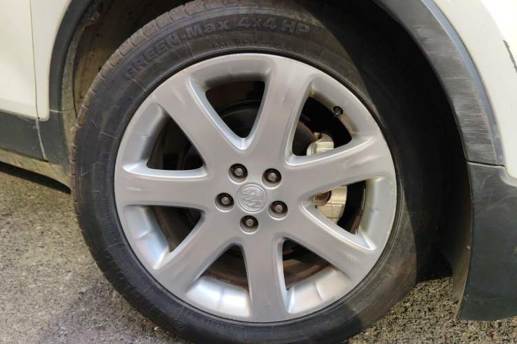 Used Buick Encore 2014 1.4T Manual Two-Wheel Drive Urban Advanced Model Right Front Wheel Hub