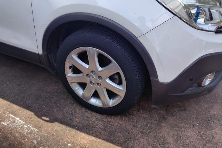 Used Buick Encore 2014 1.4T Automatic Two-Wheel Drive Urban Elite Model Right Front Wheel Hub