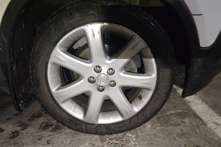 Used Buick Encore 2014 1.4T Manual Two-Wheel Drive Urban Advanced Model Right Front Wheel Hub