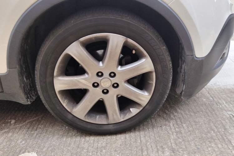 Used Buick Encore 2014 1.4T Automatic Two-Wheel Drive Urban Leading Model Right Front Wheel Hub