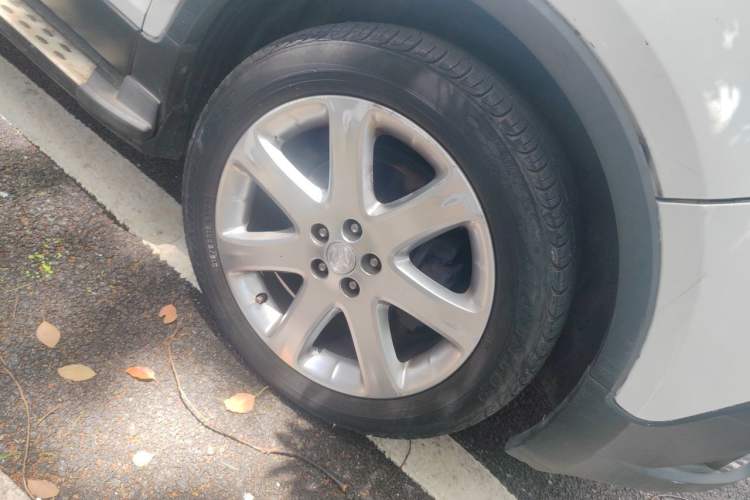 Used Buick Encore 2014 1.4T Automatic Two-Wheel Drive Urban Elite Model Right Front Wheel Hub
