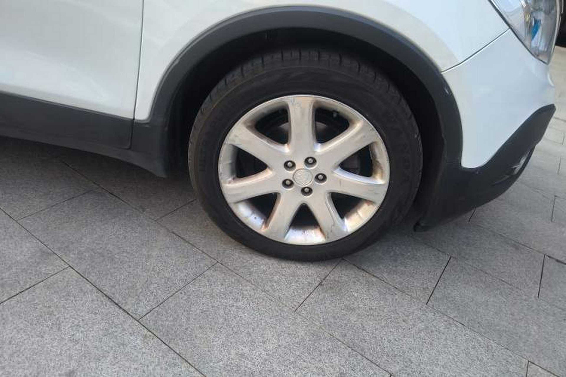 Used Buick Encore 2014 1.4T Automatic Two-Wheel Drive Urban Leading Model Right Front Wheel Hub