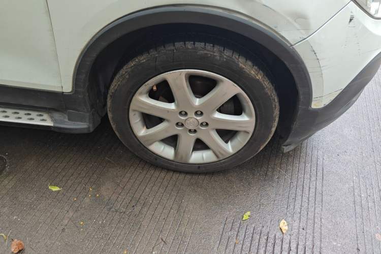 Used Buick Encore 2014 1.4T Automatic Two-Wheel Drive Urban Elite Model Right Front Wheel Hub