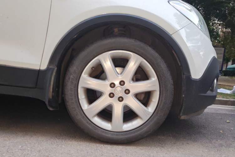 Used Buick Encore 2014 1.4T Automatic Two-Wheel Drive Urban Elite Model Right Front Wheel Hub