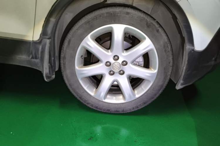 Used Buick Encore 2014 1.4T Automatic Two-Wheel Drive Urban Leading Model Right Front Wheel Hub