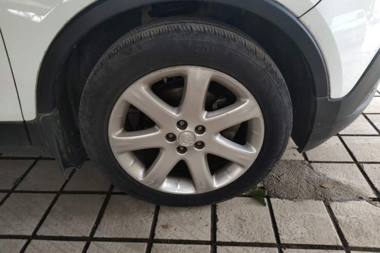 Used Buick Encore 2014 1.4T Automatic Two-Wheel Drive Urban Elite Model Right Front Wheel Hub