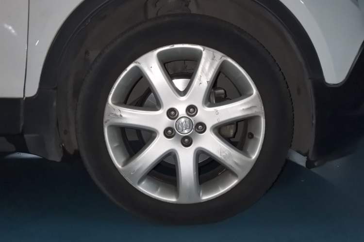 Used Buick Encore 2014 1.4T Automatic Two-Wheel Drive Urban Elite Model Right Front Wheel Hub