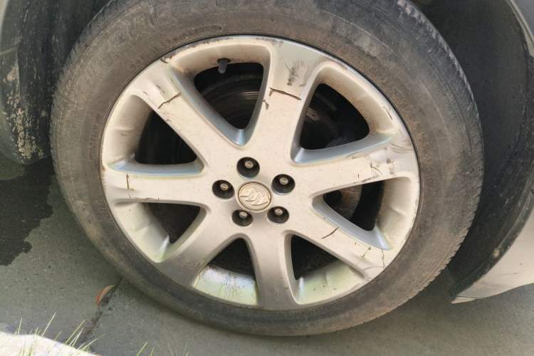 Used Buick Encore 2014 1.4T Automatic Two-Wheel Drive Urban Elite Model Right Front Wheel Hub