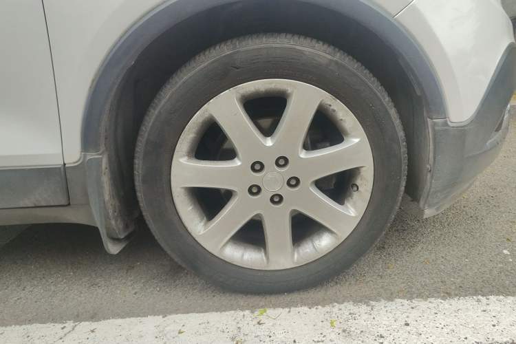 Used Buick Encore 2014 1.4T Manual Two-Wheel Drive Urban Advanced Model Right Front Wheel Hub