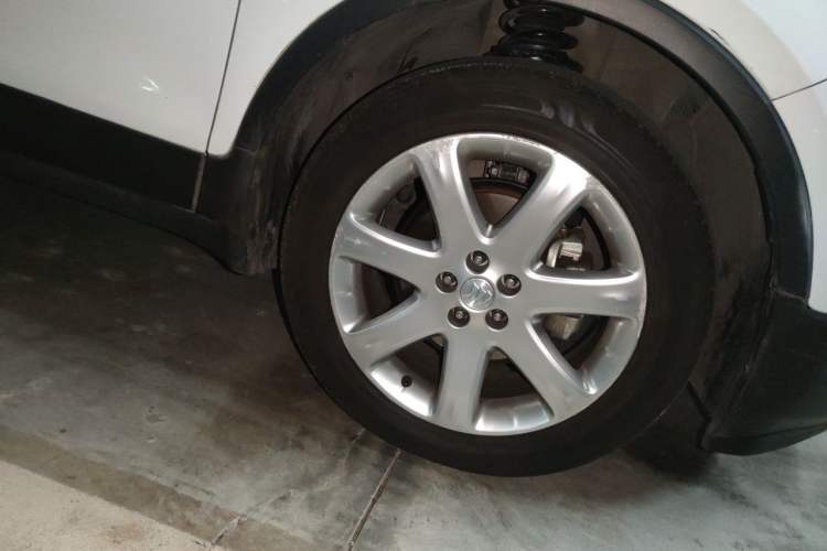 Used Buick Encore 2014 1.4T Automatic Two-Wheel Drive Urban Elite Model Right Front Wheel Hub
