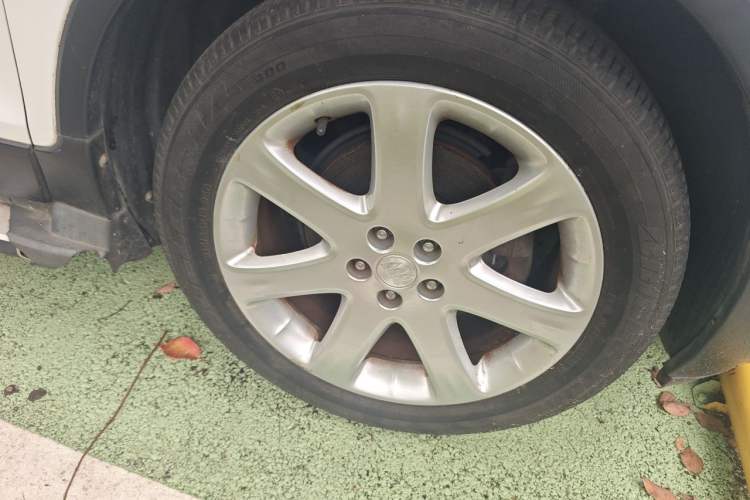 Used Buick Encore 2014 1.4T Automatic Two-Wheel Drive Urban Elite Model Right Front Wheel Hub