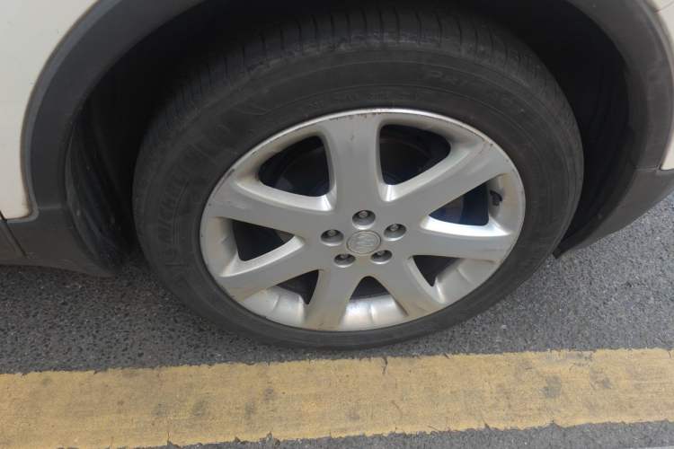 Used Buick Encore 2014 1.4T Automatic Two-Wheel Drive Urban Elite Model Right Front Wheel Hub