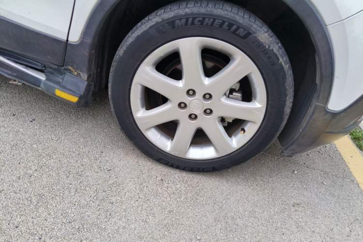 Used Buick Encore 2014 1.4T Automatic Two-Wheel Drive Urban Elite Model Right Front Wheel Hub