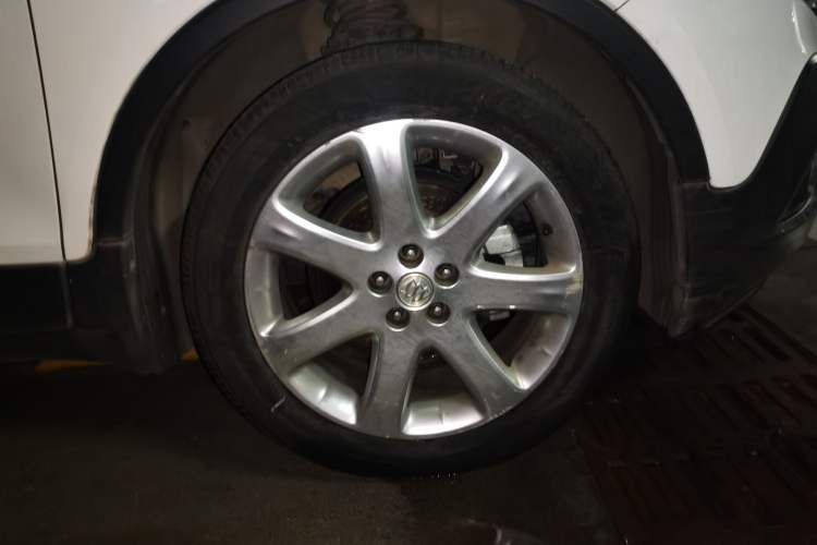 Used Buick Encore 2014 1.4T Manual Two-Wheel Drive Urban Advanced Model Right Front Wheel Hub
