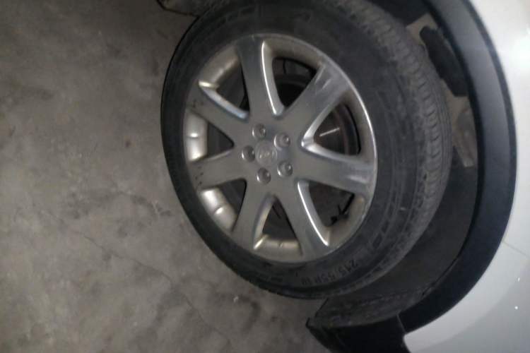 Used Buick Encore 2014 1.4T Automatic Two-Wheel Drive Urban Elite Model Right Front Wheel Hub