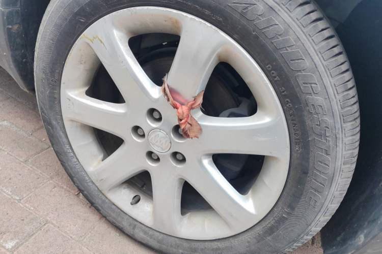 Used Buick Encore 2014 1.4T Automatic Two-Wheel Drive Urban Elite Model Right Front Wheel Hub