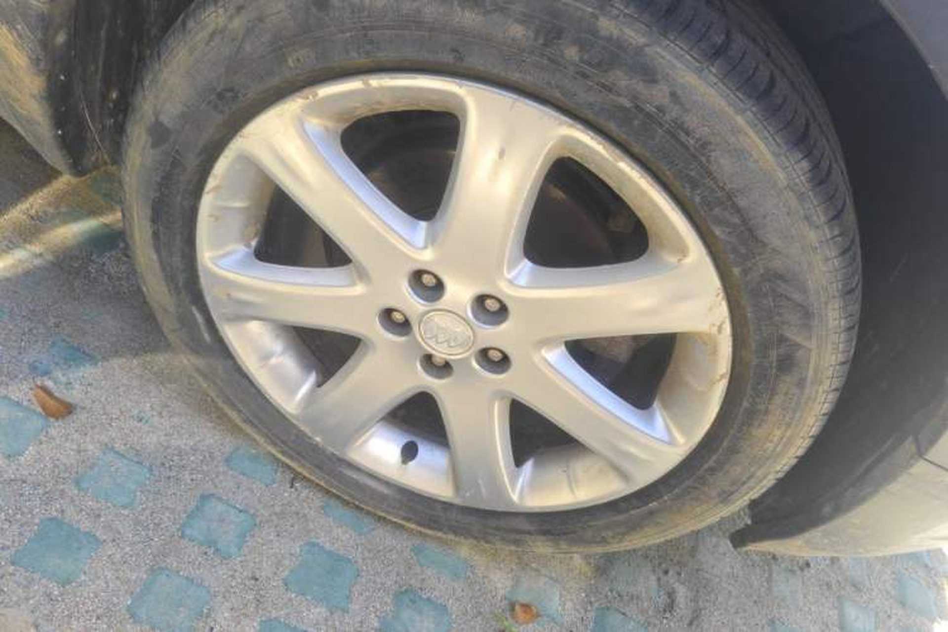 Used Buick Encore 2014 1.4T Automatic Two-Wheel Drive Urban Elite Model Right Front Wheel Hub