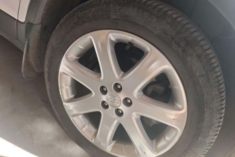 Used Buick Encore 2014 1.4T Automatic Two-Wheel Drive Urban Elite Model Right Front Wheel Hub