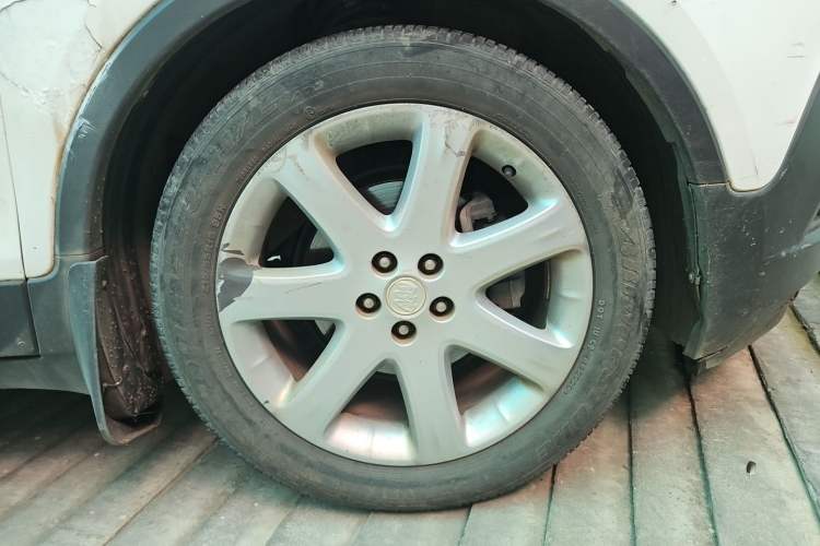 Used Buick Encore 2014 1.4T Automatic Two-Wheel Drive Urban Leading Model Right Front Wheel Hub