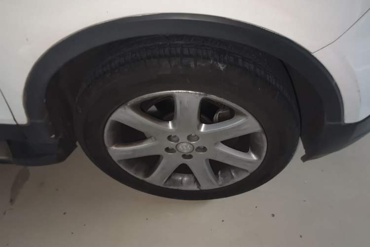 Used Buick Encore 2014 1.4T Automatic Two-Wheel Drive Urban Elite Model Right Front Wheel Hub