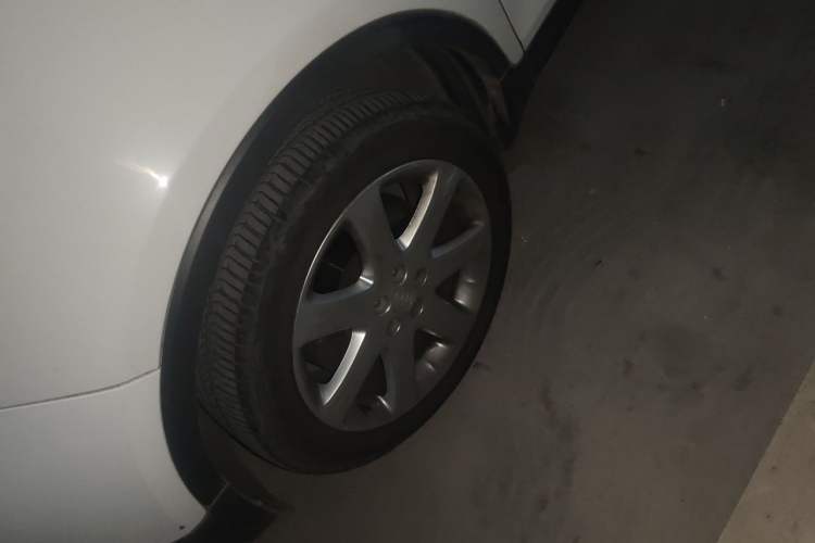 Used Buick Encore 2014 1.4T Automatic Two-Wheel Drive Urban Elite Model Right Front Wheel Hub