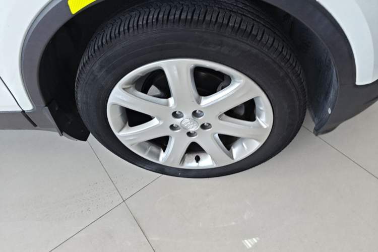 Used Buick Encore 2014 1.4T Automatic Two-Wheel Drive Urban Elite Model Right Front Wheel Hub