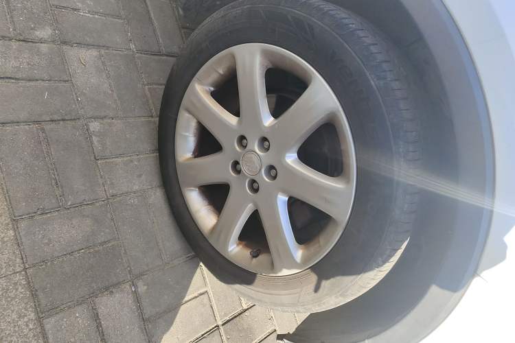 Used Buick Encore 2014 1.4T Manual Two-Wheel Drive Urban Advanced Model Right Front Wheel Hub