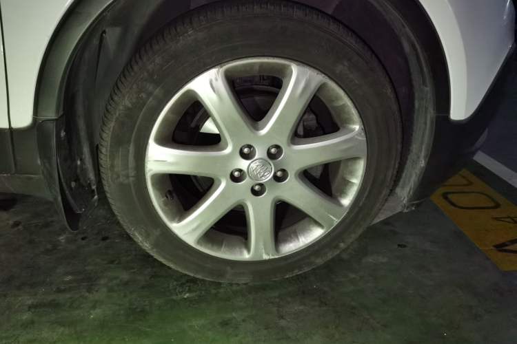 Used Buick Encore 2014 1.4T Automatic Two-Wheel Drive Urban Elite Model Right Front Wheel Hub