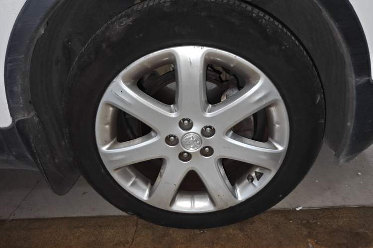 Used Buick Encore 2014 1.4T Automatic Two-Wheel Drive Urban Leading Model Right Front Wheel Hub